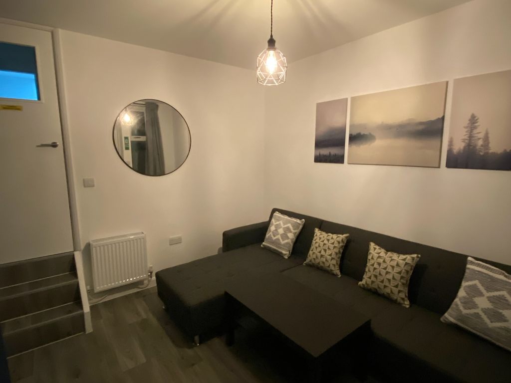 Property photo 3 of 28