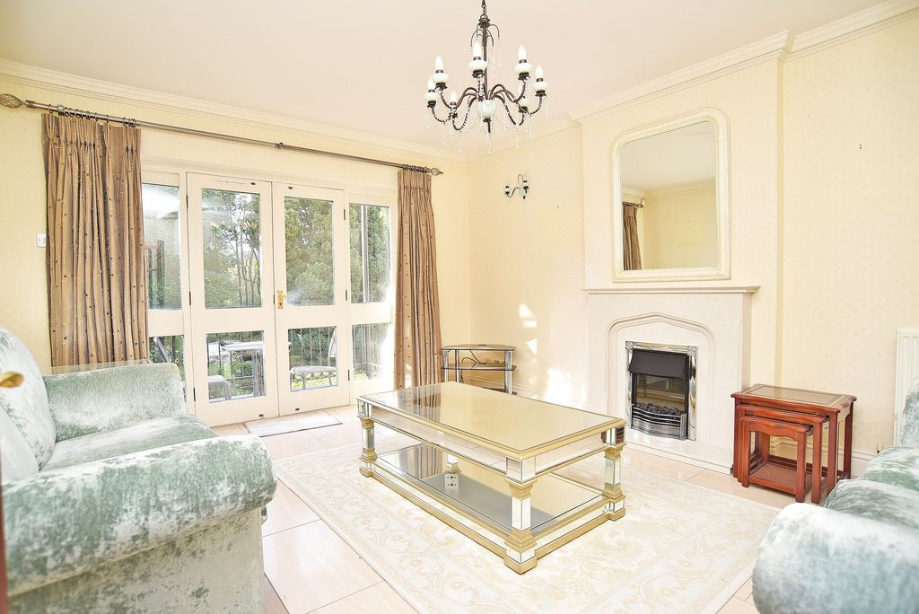 Property photo 3 of 23