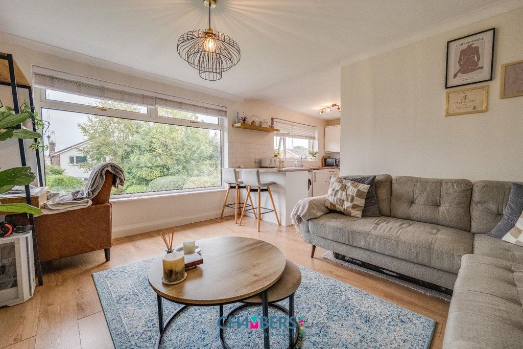 Property photo 2 of 27 Lounge/Kitchen