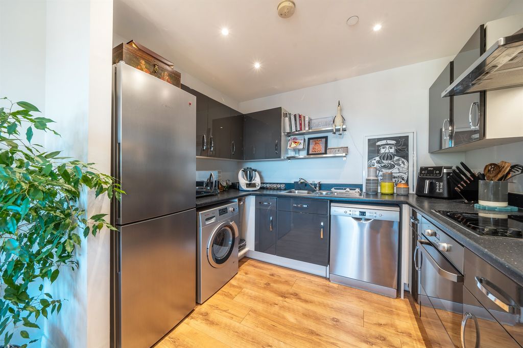 Property photo 2 of 12