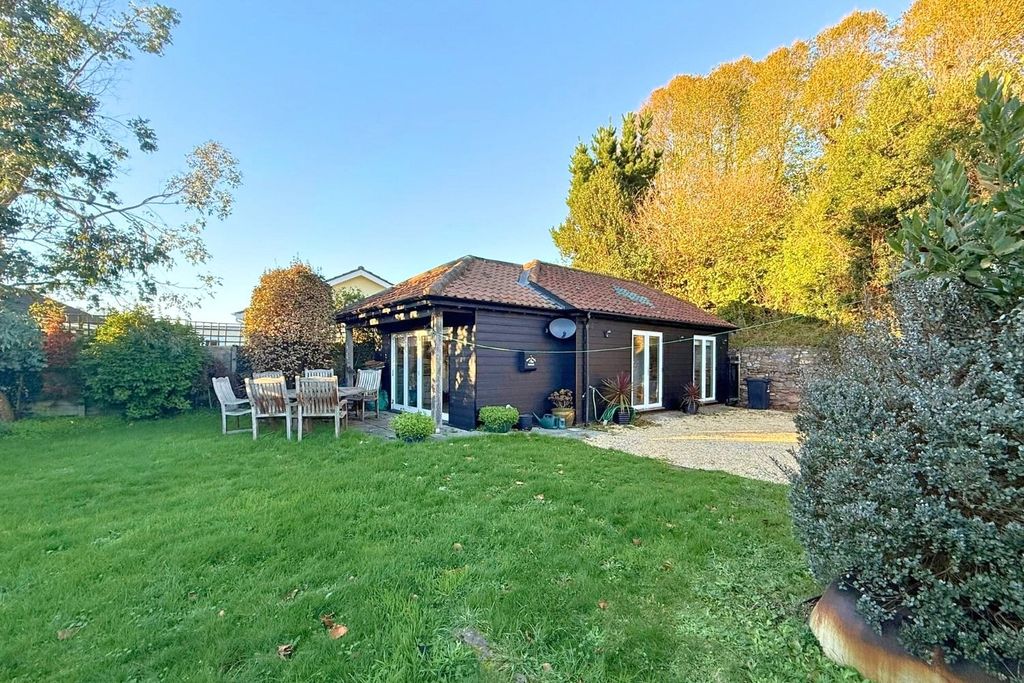 Property photo 2 of 17 Annexe