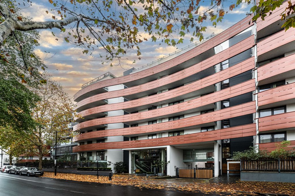 Property photo 1 of 12