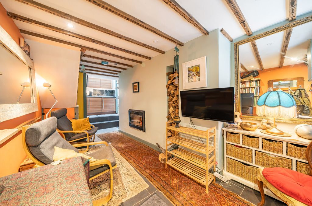 Property photo 2 of 18 Dulverton, Seddons