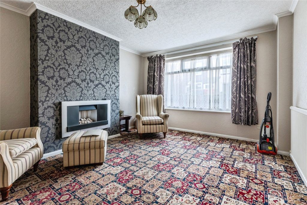 Property photo 2 of 22 Picture No. 15