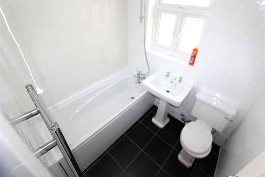 Property photo 3 of 8 4.Jpg