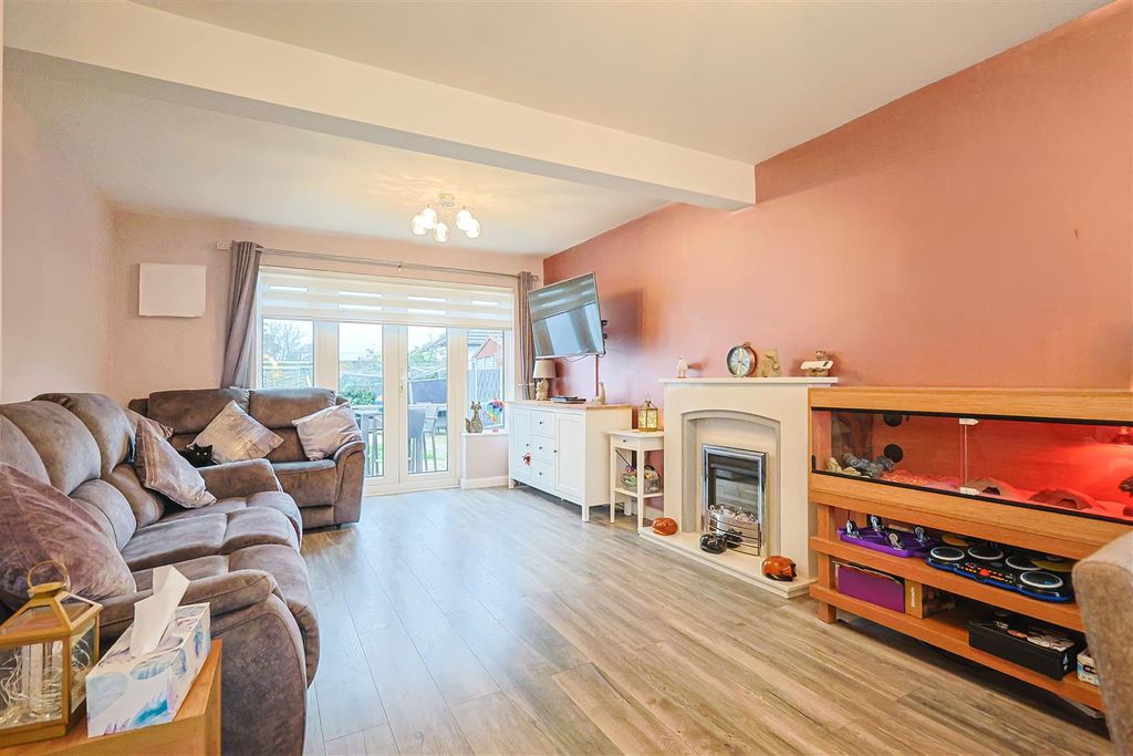 Property photo 2 of 22