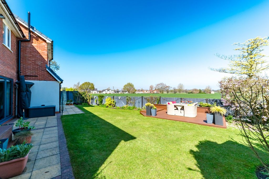 Property photo 3 of 42 4152896