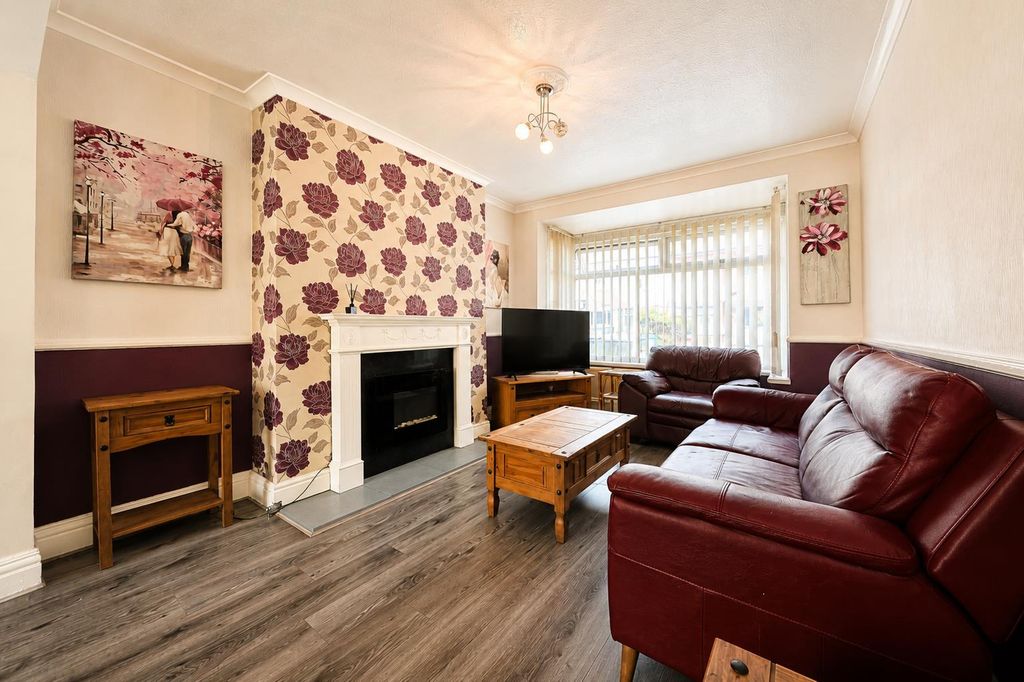 Property photo 2 of 23
