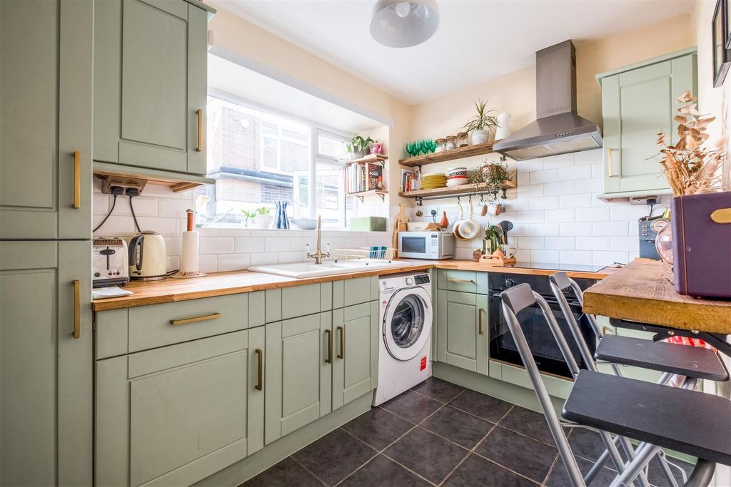 Property photo 3 of 23 Flat 1, Palmeira House -2.Jpg