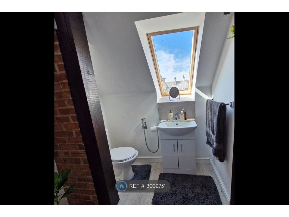 Property photo 2 of 9 Modern Bathroom