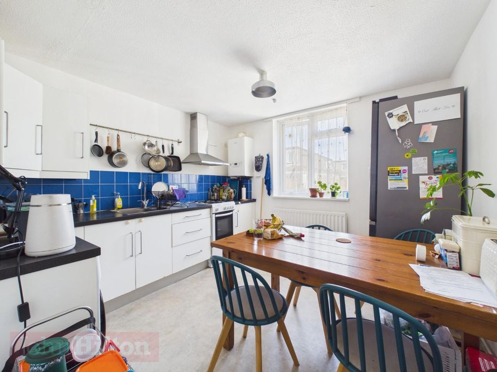Property photo 3 of 9 Pr0700-Still005.Jpg