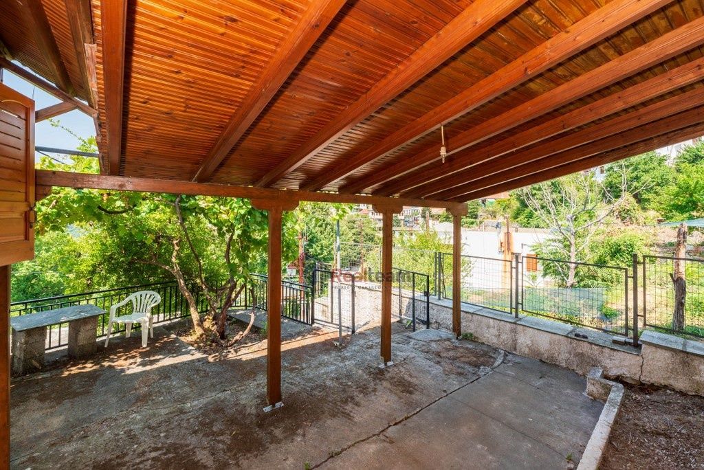 Property photo 3 of 32