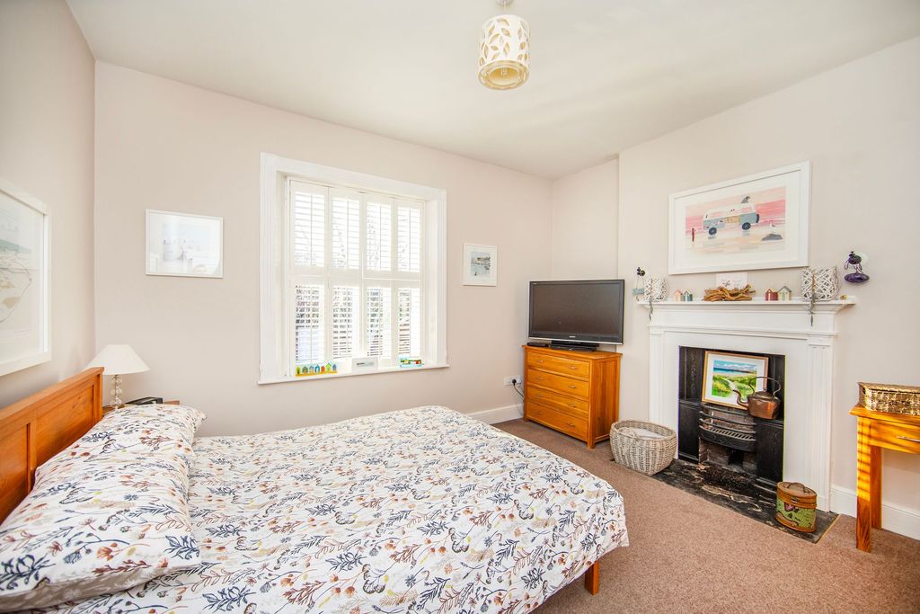 Property photo 3 of 30