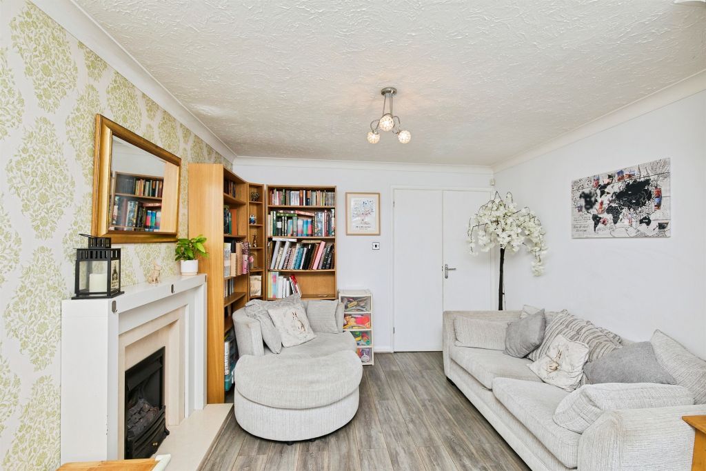 Property photo 2 of 17