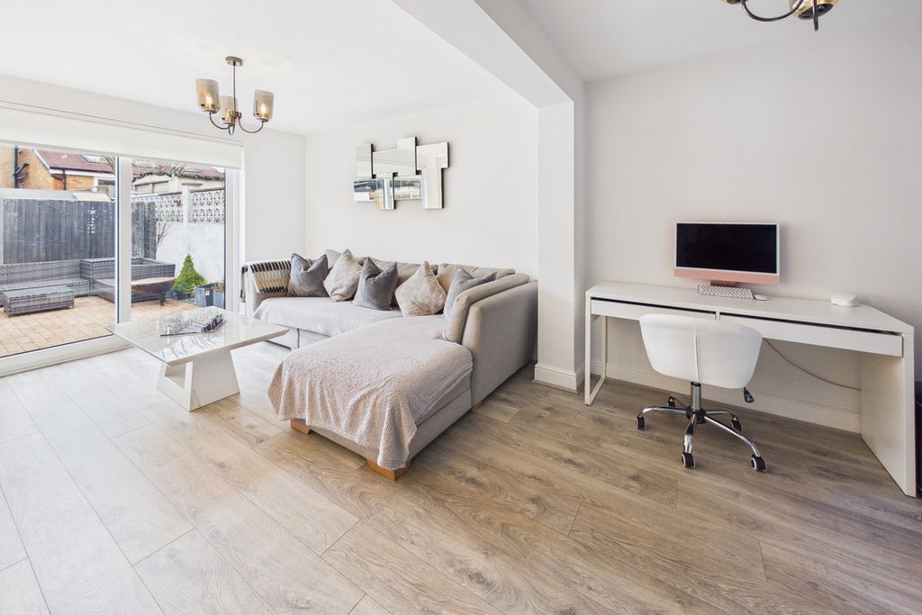 Property photo 2 of 15