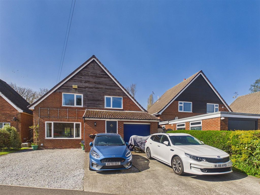 Property photo 1 of 18 Cam05451G0-Pr0122-Still024.Jpg