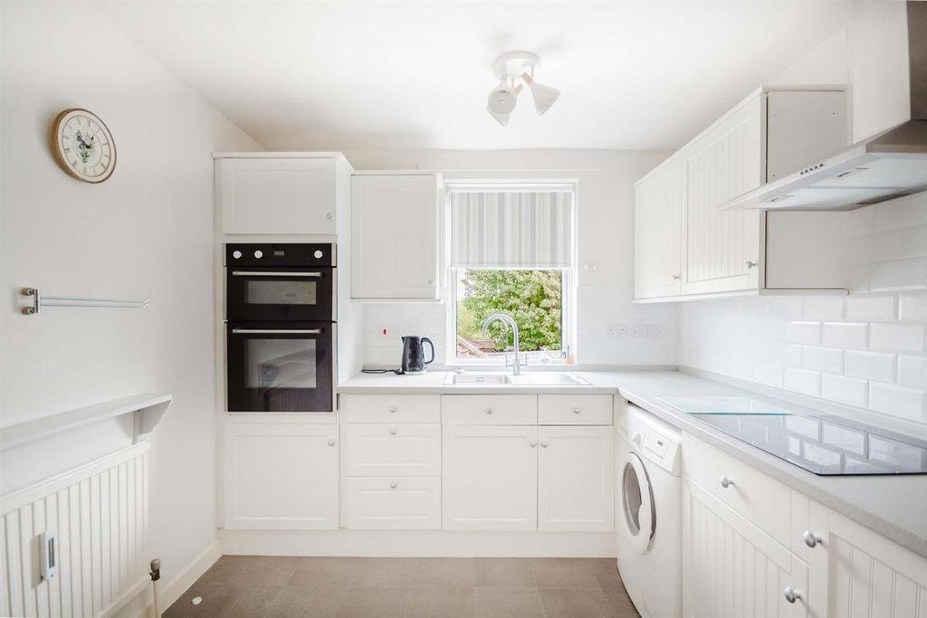 Property photo 3 of 13 Kitchen/Diner