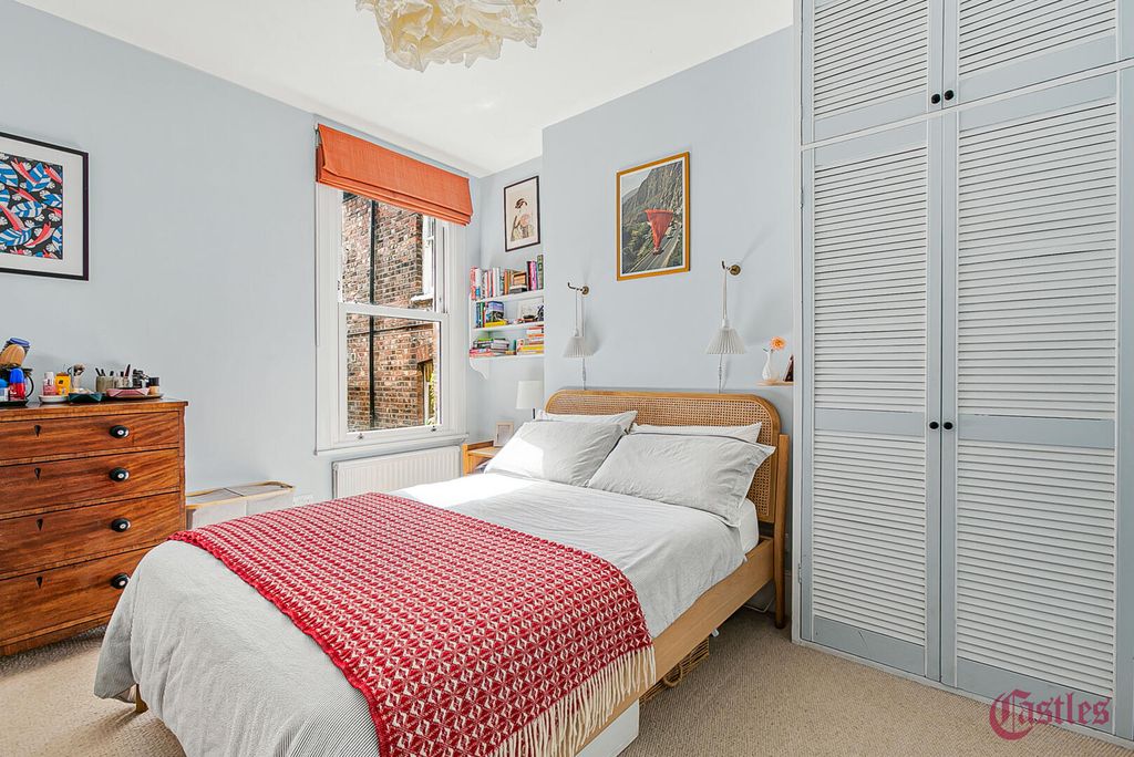 Property photo 3 of 30 Bedroom