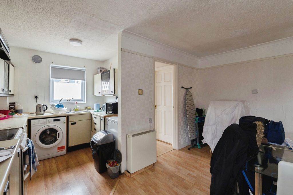 Property photo 3 of 11 Photo