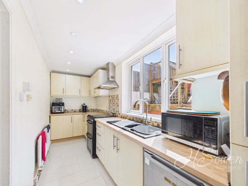 Property photo 3 of 16 Photo 8