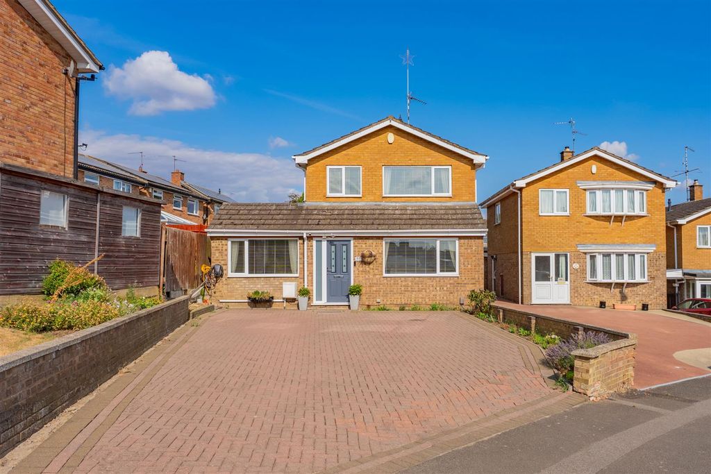 Property photo 1 of 31