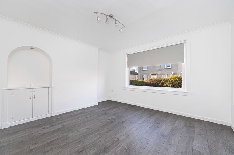 Property photo 3 of 21 Lounge