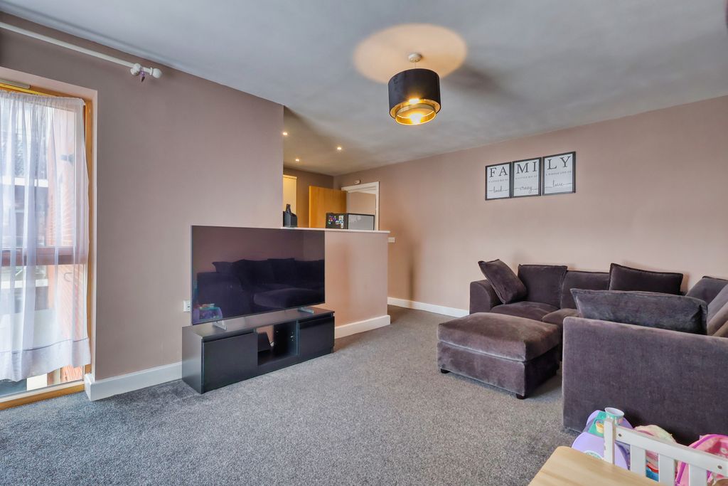 Property photo 3 of 14 Picture No. 12