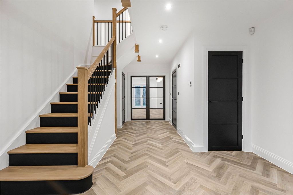 Property photo 2 of 27 Picture No. 69