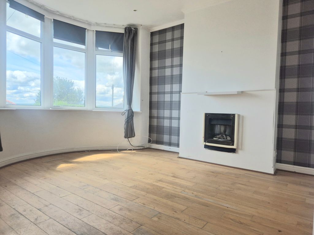 Property photo 2 of 9 Image