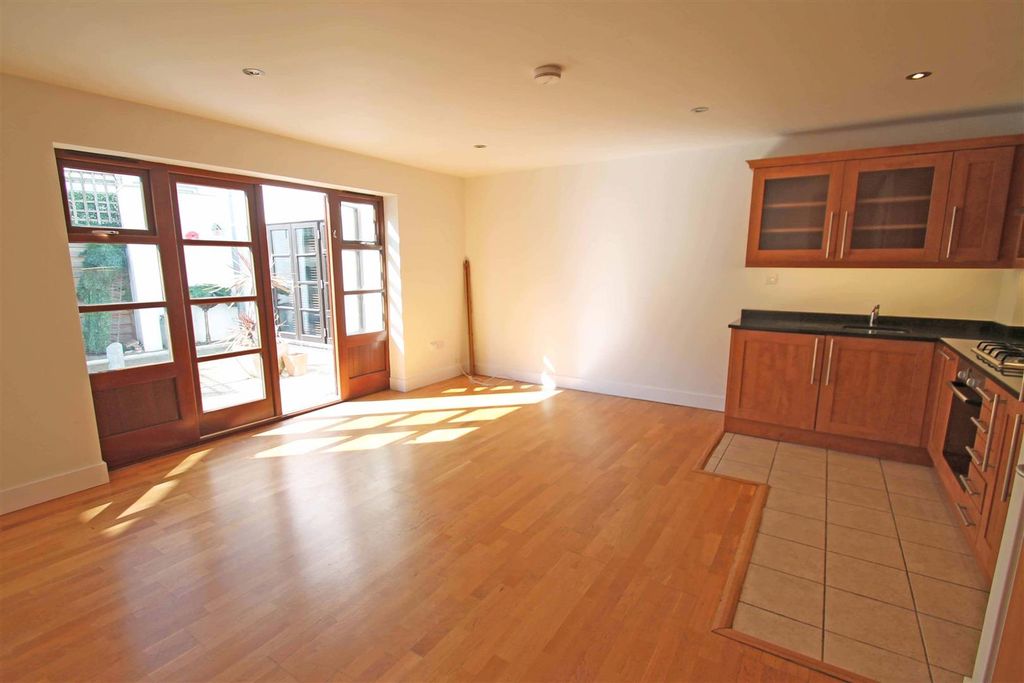 Property photo 2 of 10 Living Room
