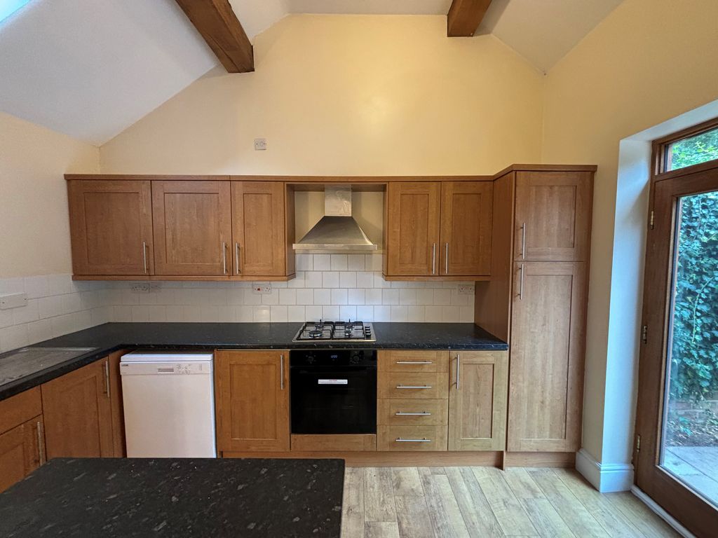 Property photo 3 of 19 Kitchen