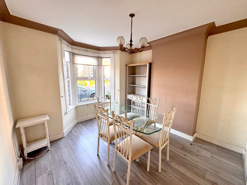 Property photo 2 of 18 4894726