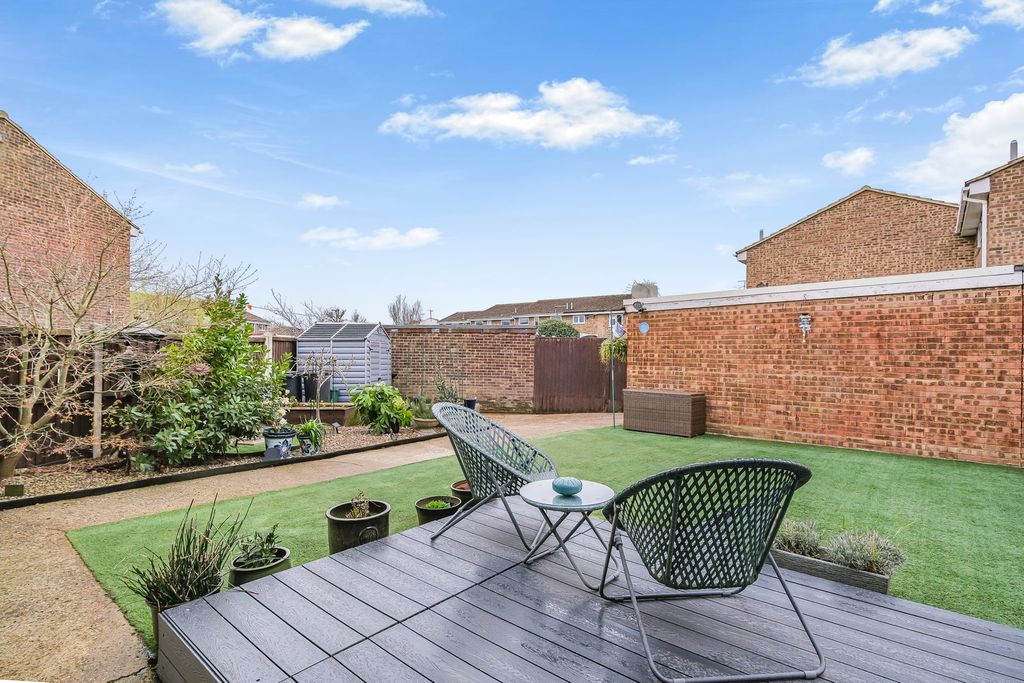 Property photo 2 of 26