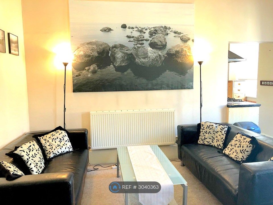 Property photo 3 of 35