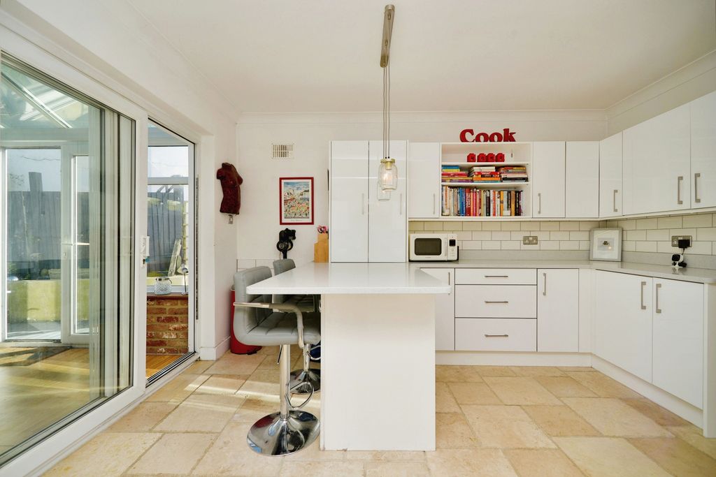 Property photo 2 of 16 Kitchen