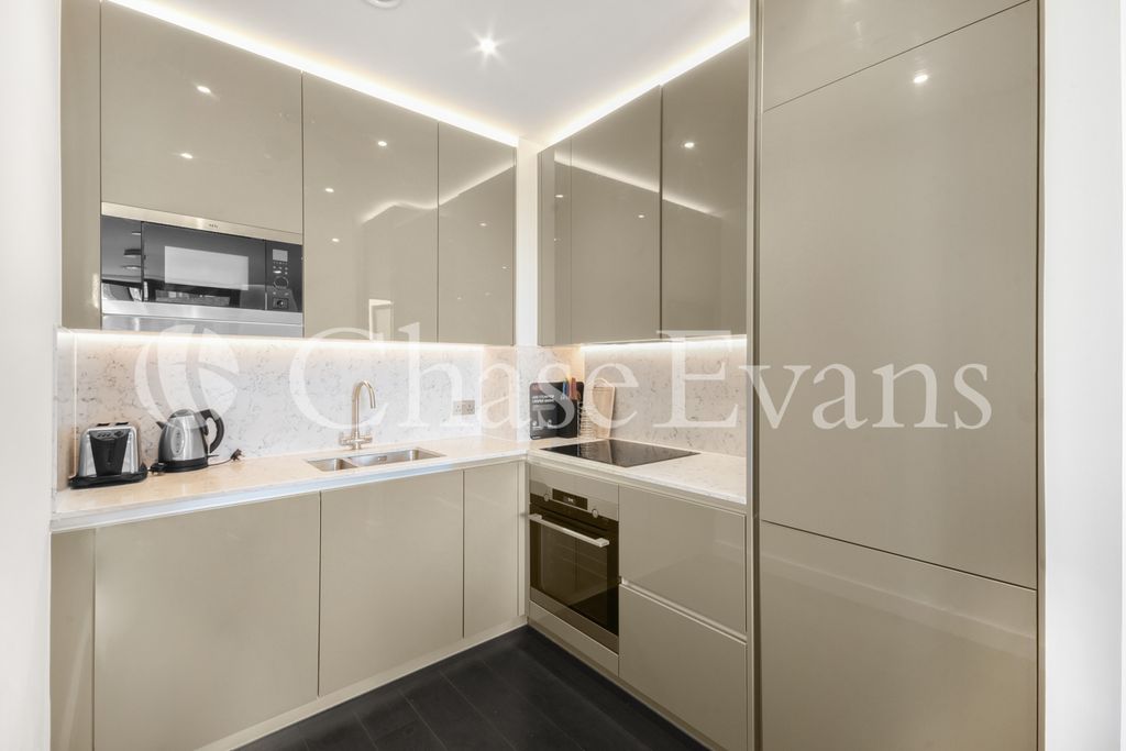 Property photo 3 of 16 Kitchen