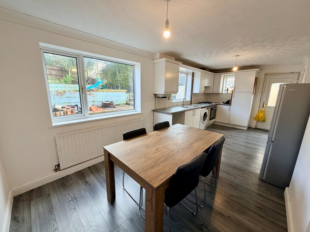 Property photo 3 of 10 Picture No. 07