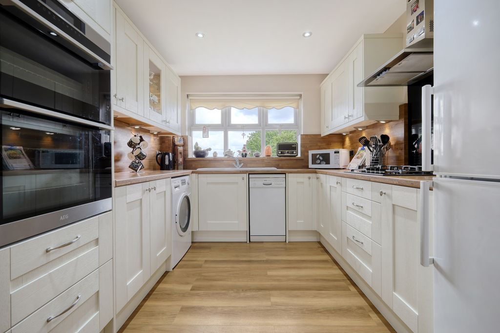 Property photo 3 of 19 Picture No. 08