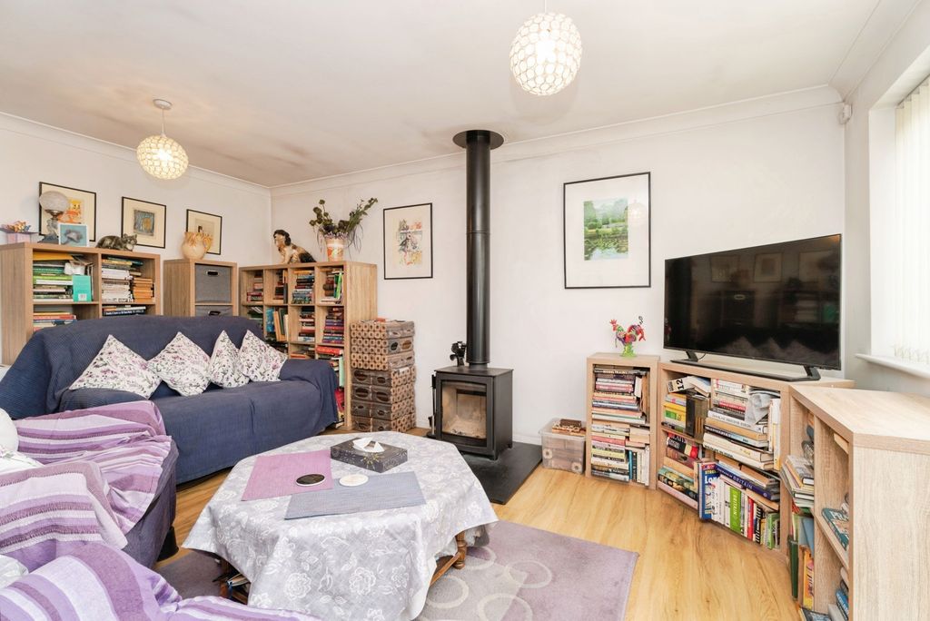 Property photo 3 of 35 Pbox-Img.Jpg