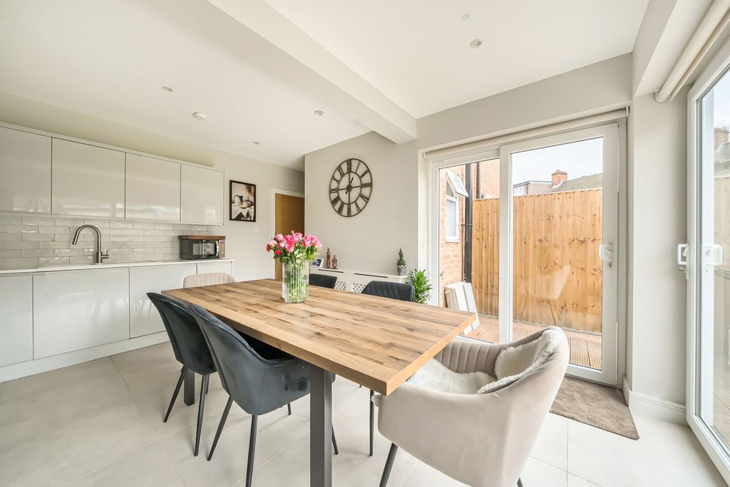 Property photo 3 of 18 Kitchen/Dining Room