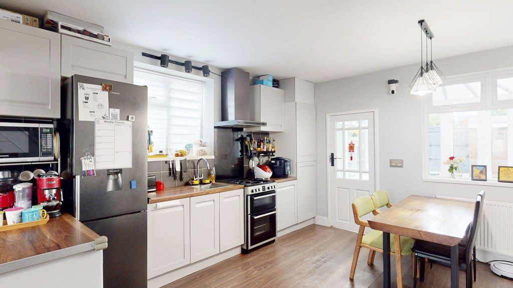 Property photo 3 of 15 Kitchen