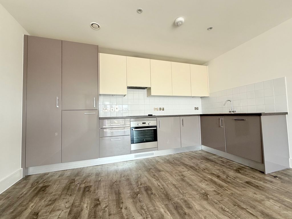 Property photo 2 of 6 Photo 5