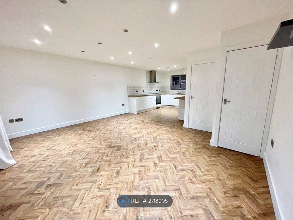 Property photo 2 of 13 Lounge