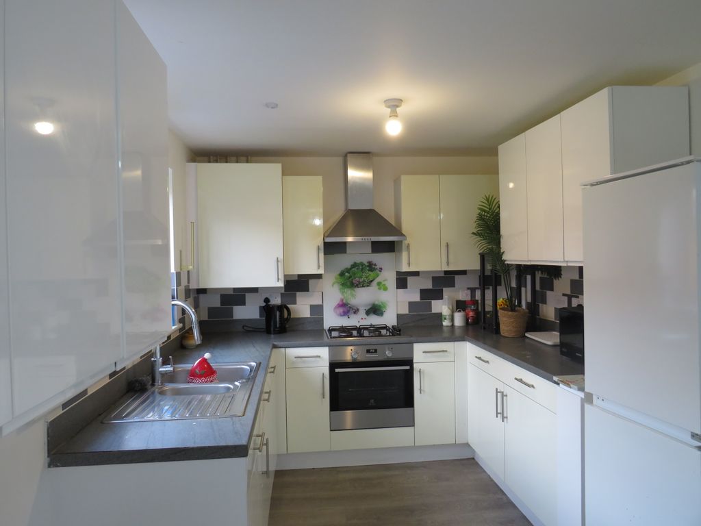 Property photo 3 of 11 Image