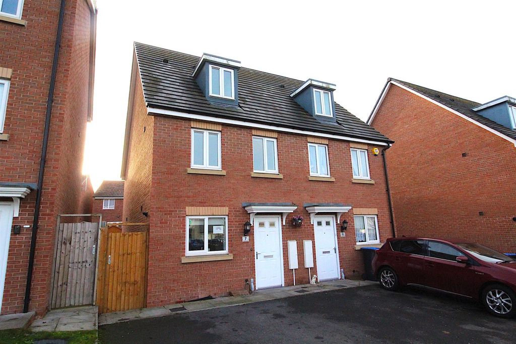Property photo 1 of 12