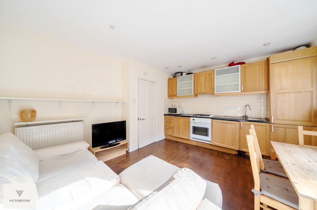 Property photo 2 of 11 2136714