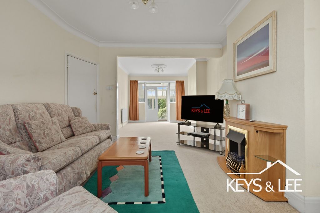 Property photo 2 of 13 4455163