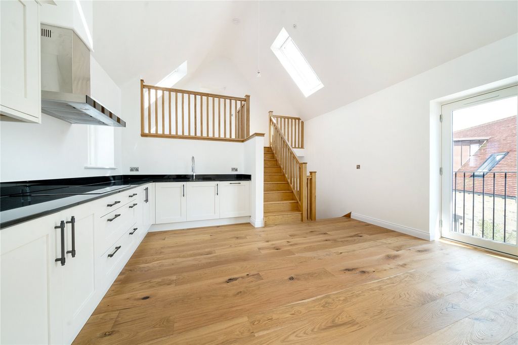 Property photo 3 of 9 Picture No. 27