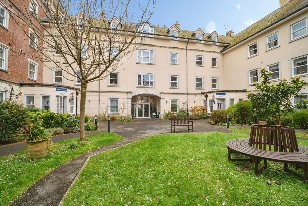 Property photo 1 of 17