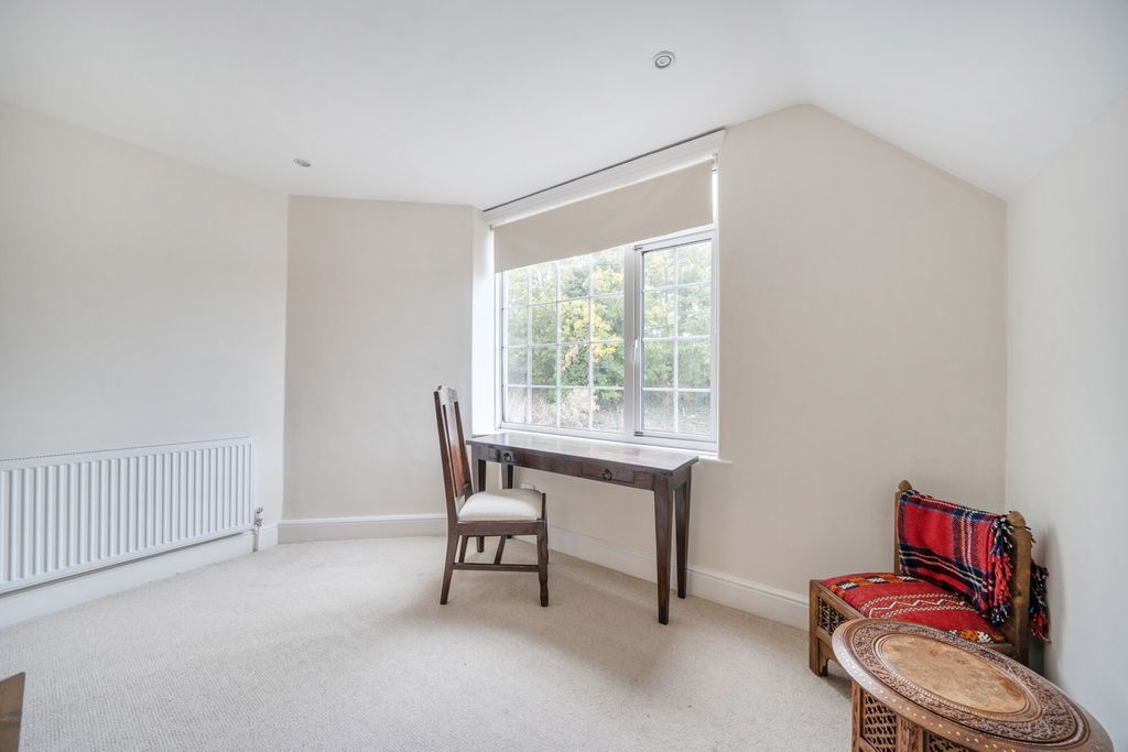 Additional image 10 of 3 bed flat for saleMarsh Road, Pinner, Middlesex HA5